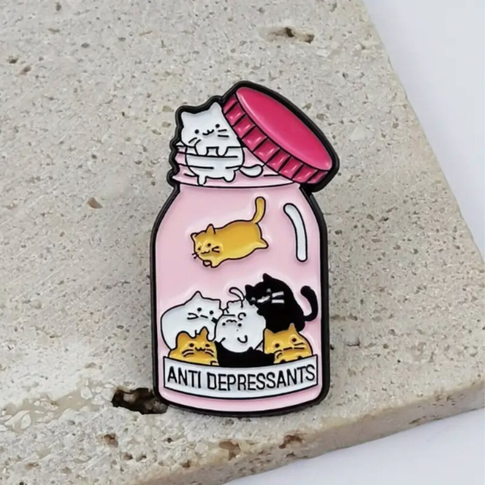 🍏50% OFF/3+...Bottle of Cute Antidepressants Pin